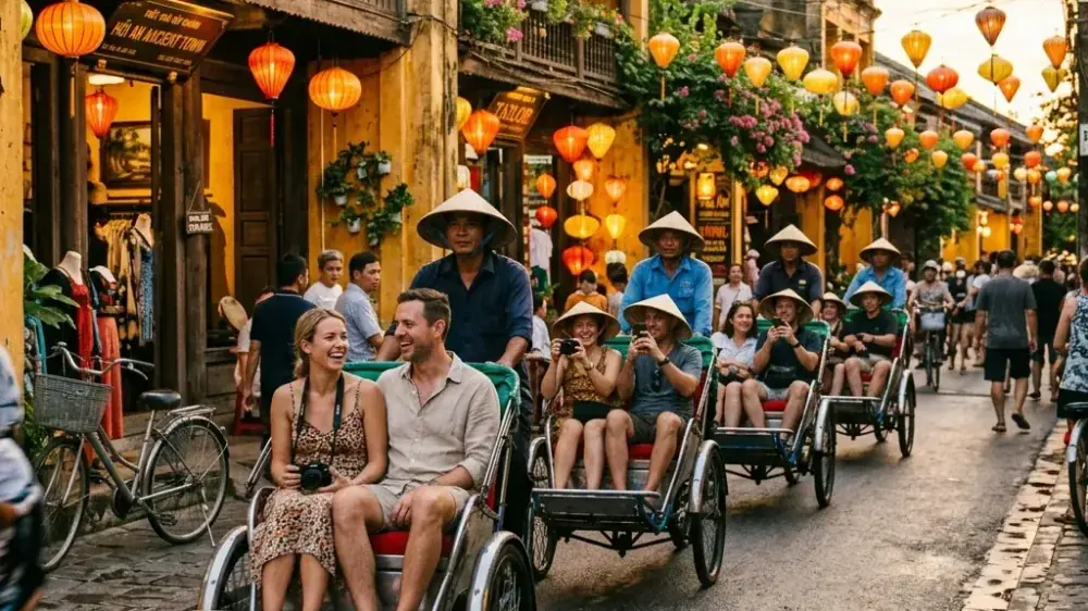 Phố đèn lồng lung linh huyền ảo về đêm làm tôn lên vẻ đẹp tà áo dài truyền thống