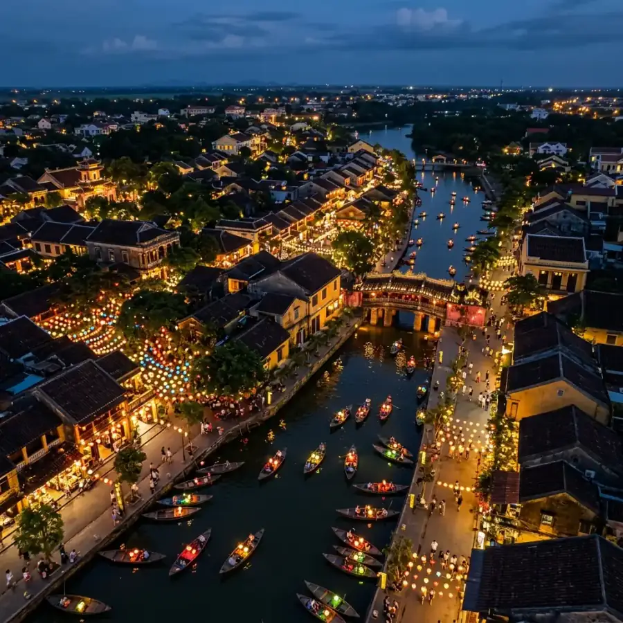 Tượng Bồ Tát Quán Thế Âm từ bi ngự trên đài sen che chở cho vùng đất non nước bình an