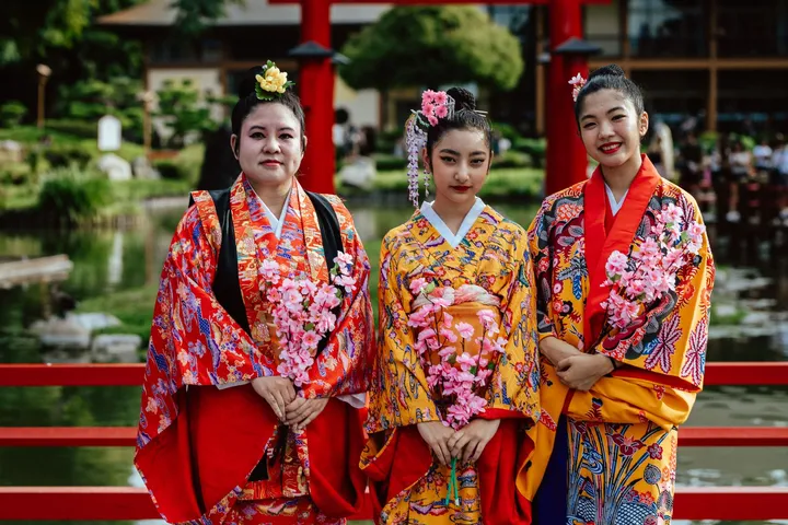 Dịch Vụ Thuê Hanbok Hàn Quốc & Kimono / Yukata Nhật Bản Chụp Ảnh Check-in Đẹp Tại Đà Nẵng – Hội An