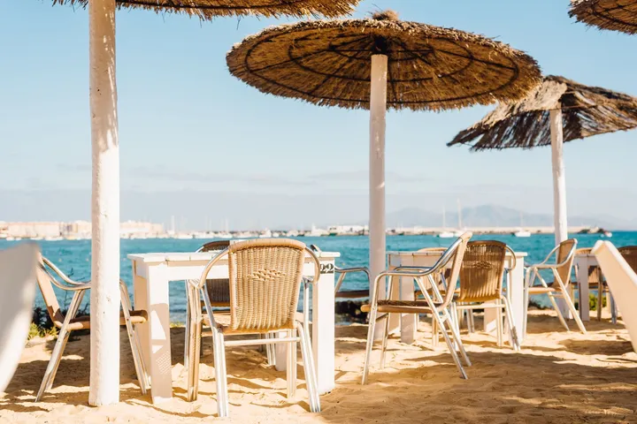 Top 5 Quán Cafe View Biển Mỹ Khê Đà Nẵng Ngắm Hoàng Hôn & Nhạc Sống Cực Chill