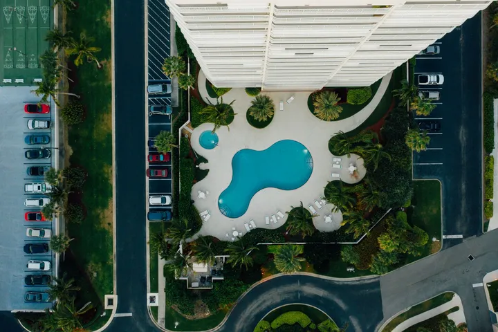 Xe Đón Sân Bay Đà Nẵng Đi Mikazuki Resort: Bảng Giá & Kinh Nghiệm Đón Tận Sảnh 2026